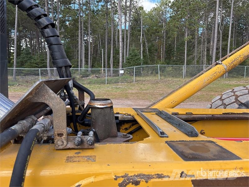John Deere 250D Series II Articulated Dump Truck Dumper - Knickgelenk