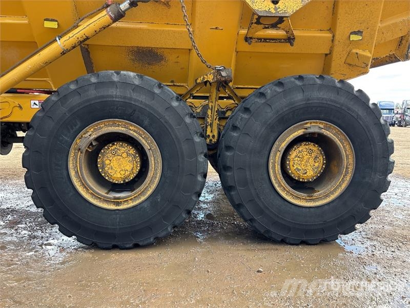 John Deere 250D Series II Articulated Dump Truck Dumper - Knickgelenk