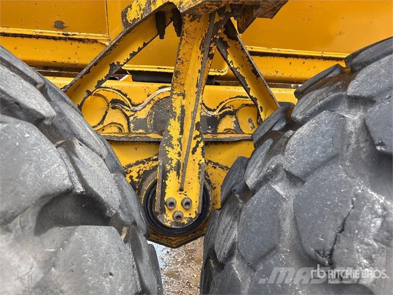 John Deere 250D Series II Articulated Dump Truck Dumper - Knickgelenk