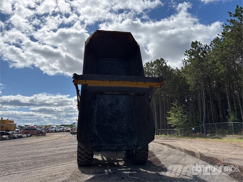 John Deere 250D Series II Articulated Dump Truck Dumper - Knickgelenk