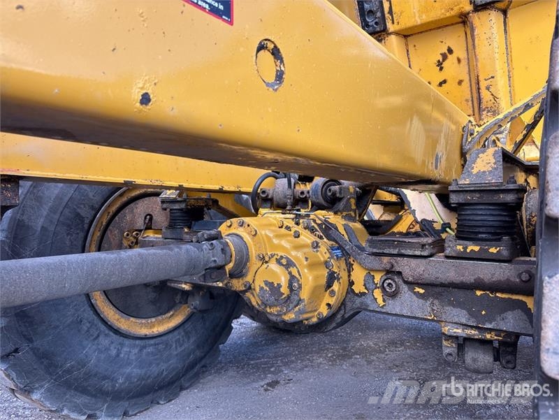 John Deere 250D Series II Articulated Dump Truck Dumper - Knickgelenk