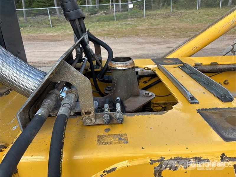 John Deere 250D Series II Articulated Dump Truck Dumper - Knickgelenk