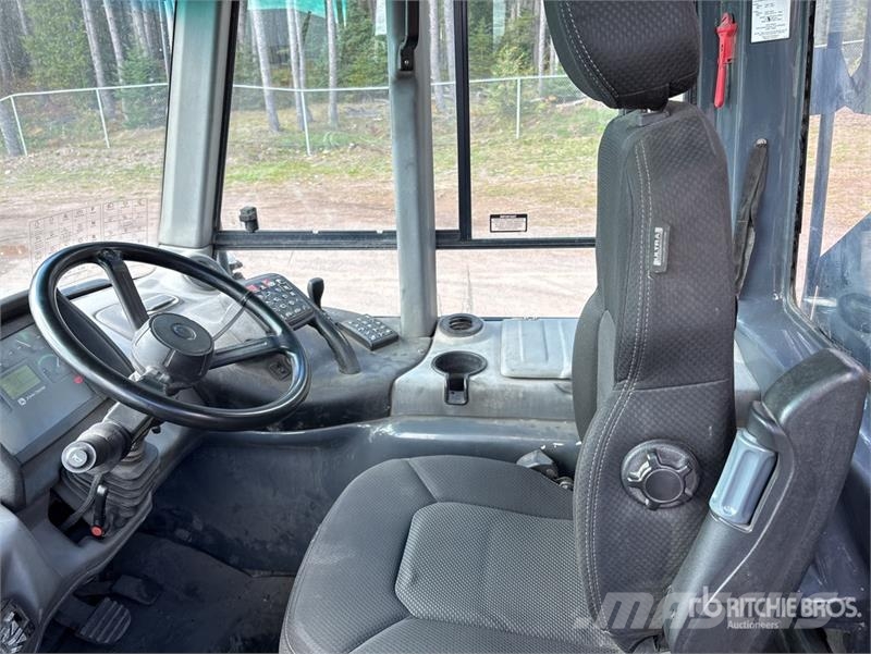 John Deere 250D Series II Articulated Dump Truck Dumper - Knickgelenk
