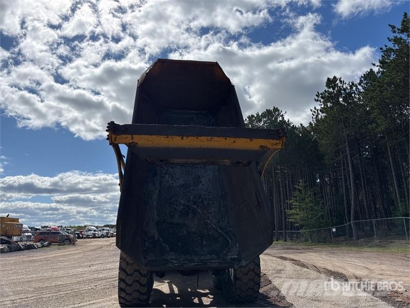 John Deere 250D Series II Articulated Dump Truck Dumper - Knickgelenk