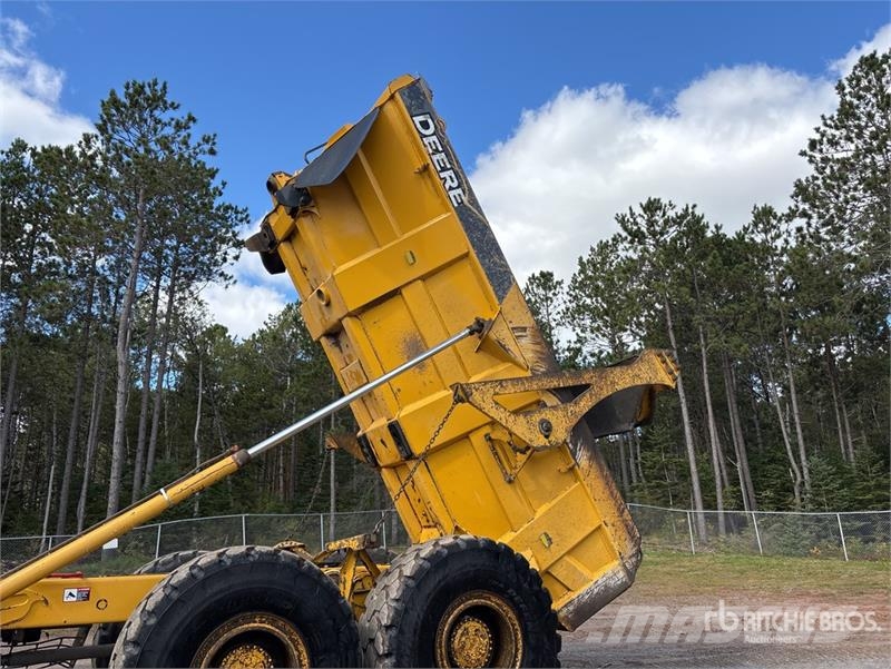 John Deere 250D Series II Articulated Dump Truck Dumper - Knickgelenk