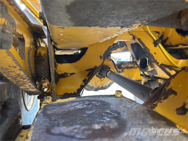 John Deere 250D Series II Articulated Dump Truck Dumper - Knickgelenk