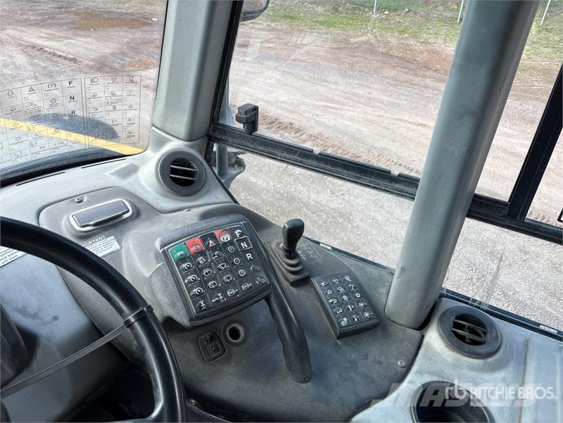 John Deere 250D Series II Articulated Dump Truck Dumper - Knickgelenk