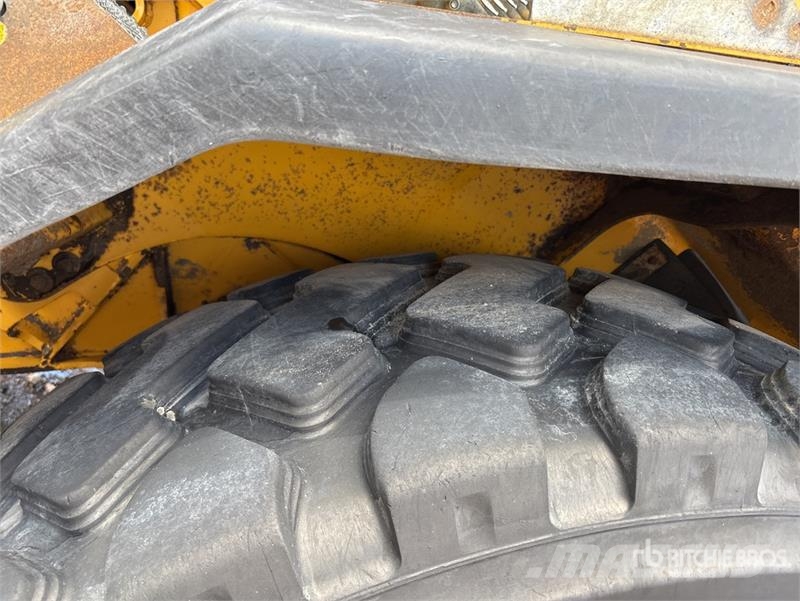 John Deere 250D Series II Articulated Dump Truck Dumper - Knickgelenk
