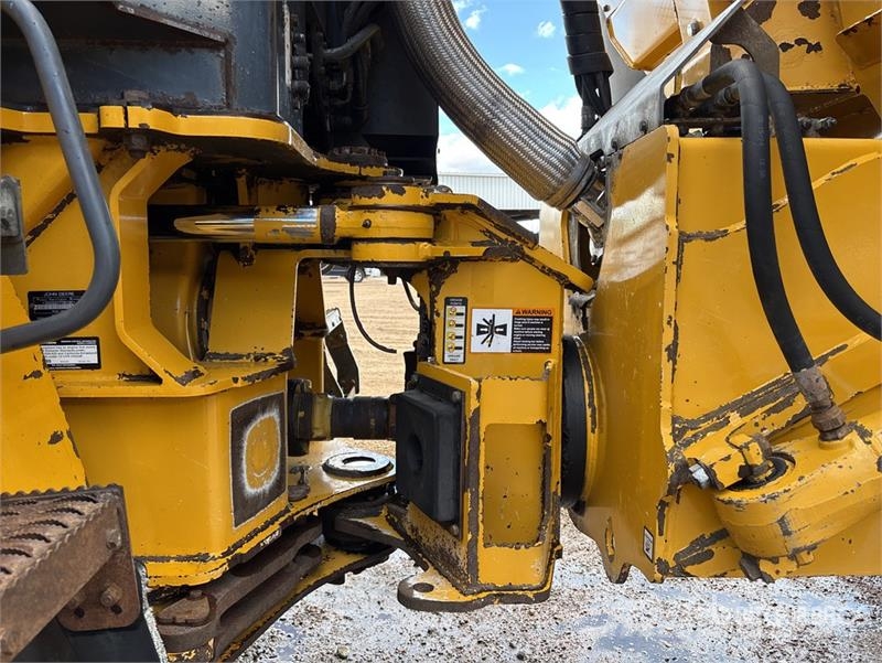 John Deere 250D Series II Articulated Dump Truck Dumper - Knickgelenk