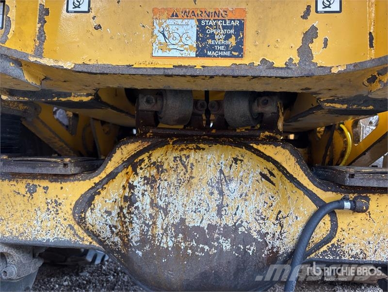 John Deere 250D Series II Articulated Dump Truck Dumper - Knickgelenk