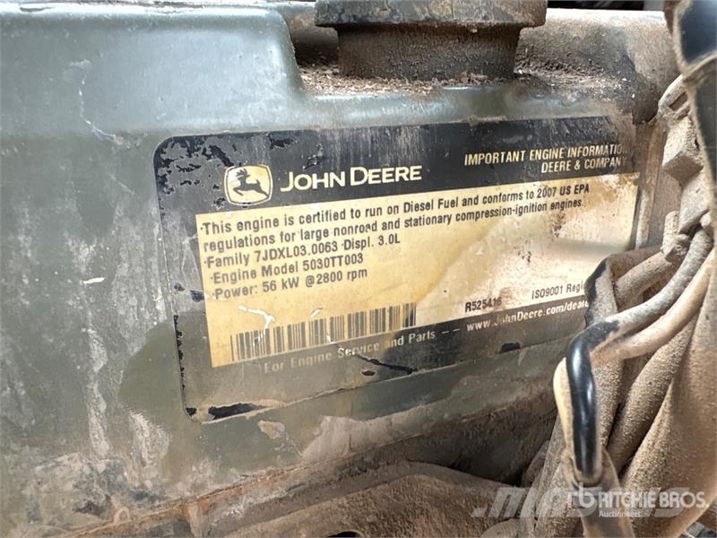 John Deere 304J 휠로우더
