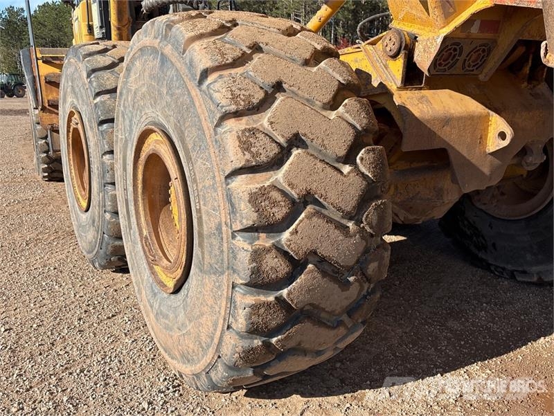 John Deere 400D Зчленовані самоскиди