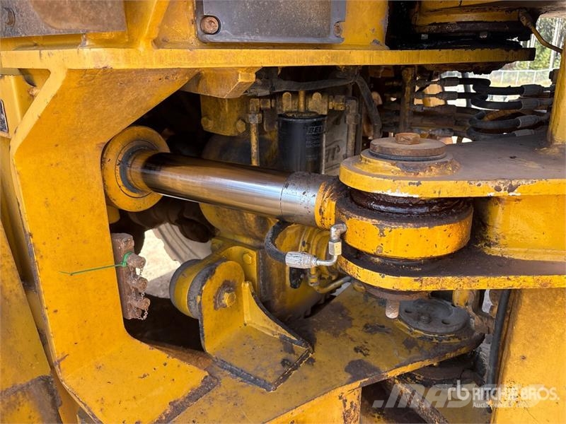 John Deere 400D Dumpperit