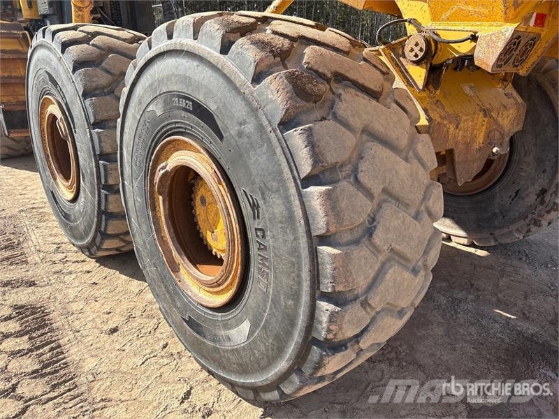 John Deere 400D Dumpperit