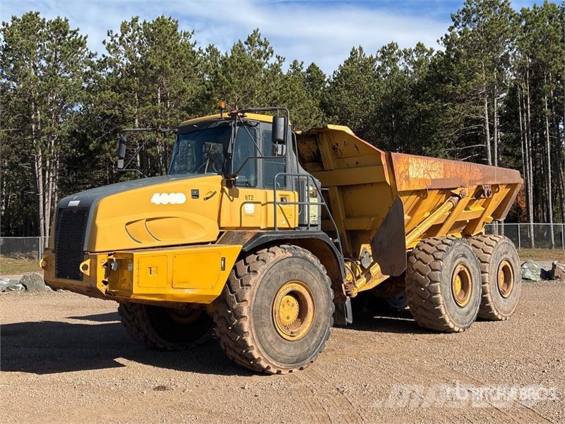 John Deere 400D Зчленовані самоскиди