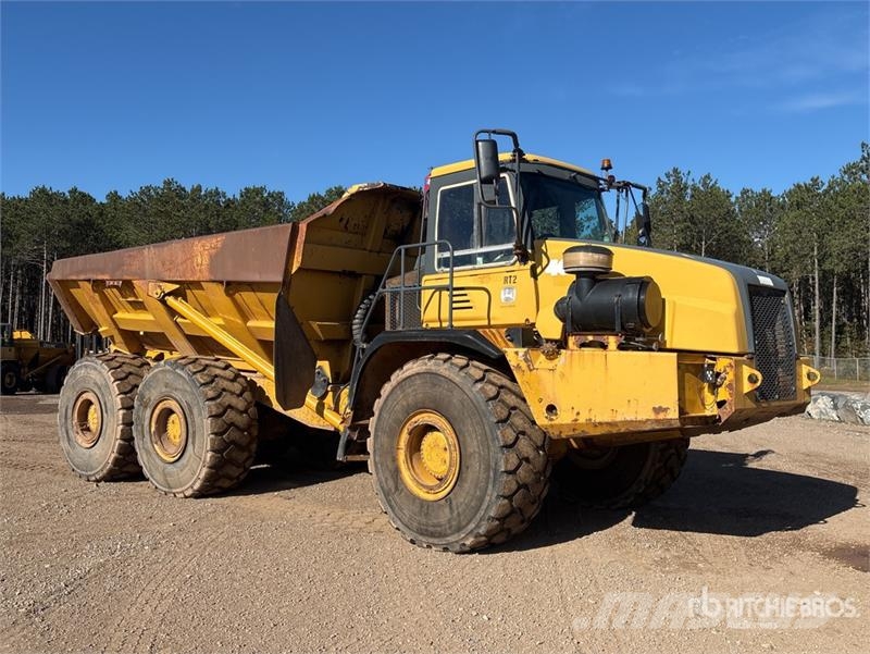 John Deere 400D Зчленовані самоскиди