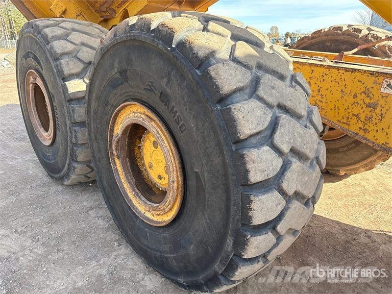 John Deere 400D Dumpperit