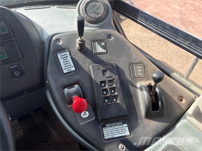 John Deere 400D Dumpperit
