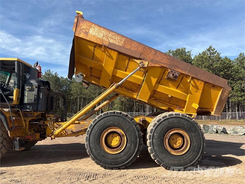 John Deere 400D Dumpperit
