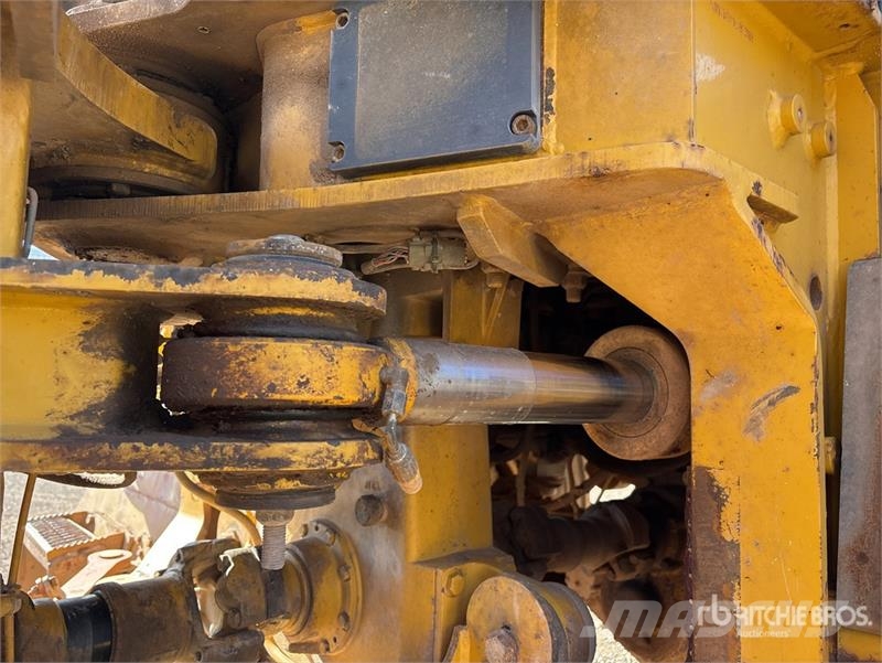 John Deere 400D Зчленовані самоскиди