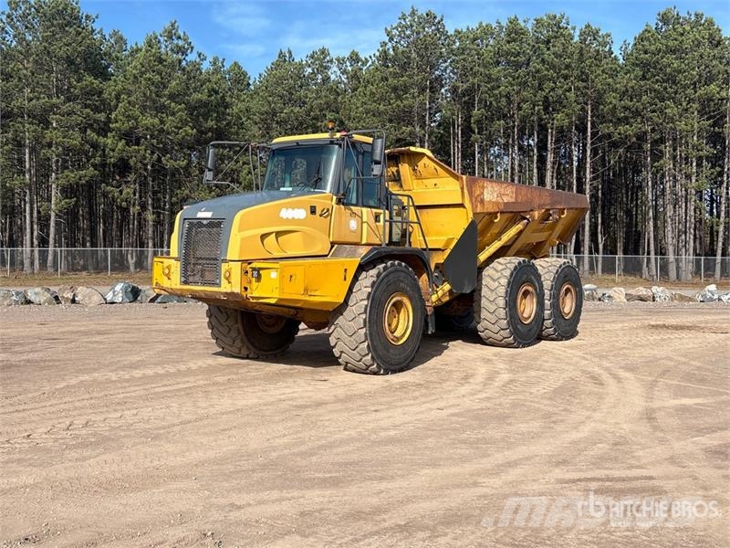 John Deere 400D Dumpperit
