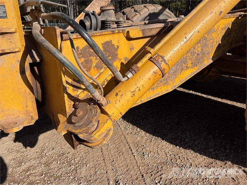 John Deere 400D Зчленовані самоскиди