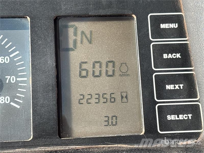 John Deere 400D Зчленовані самоскиди