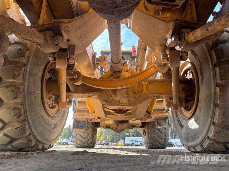 John Deere 400D Dumpperit