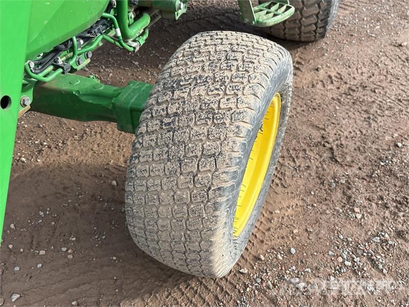 John Deere 4052M 4WD Utility Tractor Kleintraktoren
