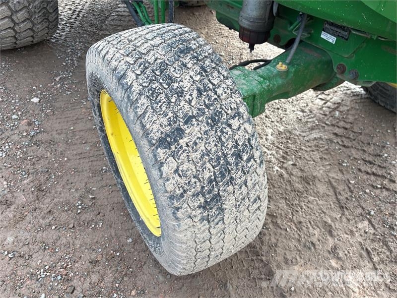 John Deere 4052M 4WD Utility Tractor Kleintraktoren