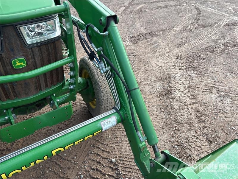 John Deere 4052M 4WD Utility Tractor Kleintraktoren