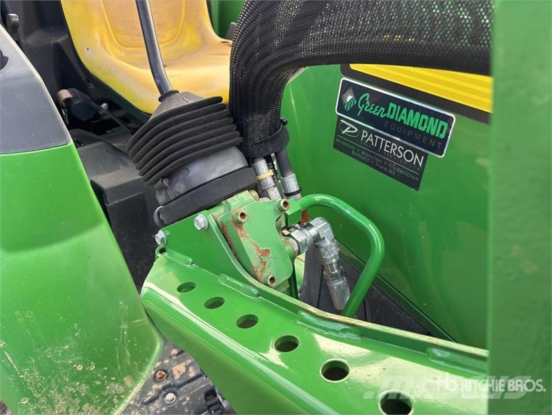 John Deere 4052M 4WD Utility Tractor Kleintraktoren