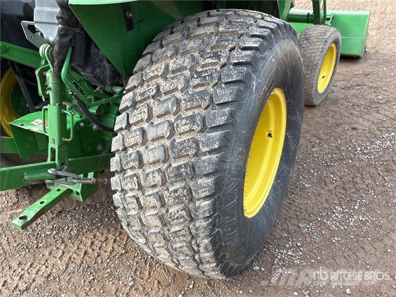 John Deere 4052M 4WD Utility Tractor Kleintraktoren