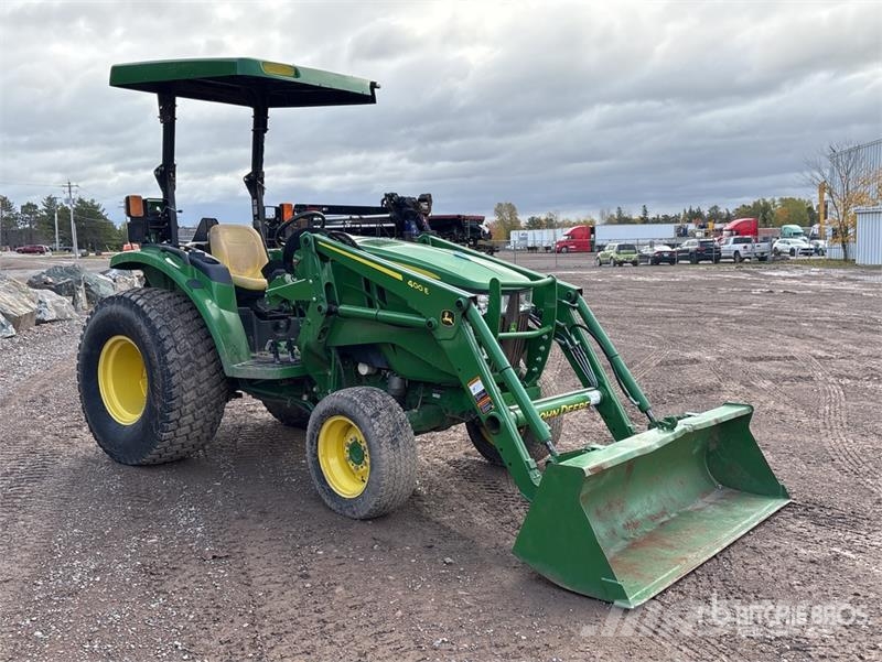 John Deere 4052M 4WD Utility Tractor Tractores compactos