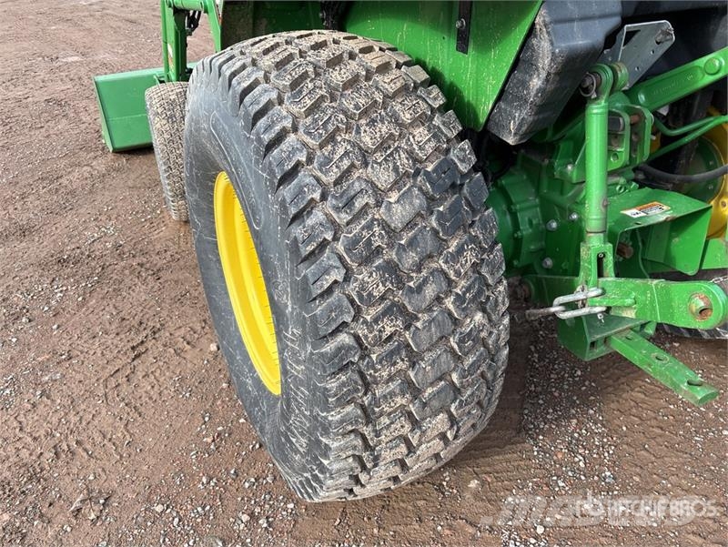 John Deere 4052M 4WD Utility Tractor Kleintraktoren