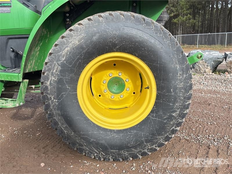 John Deere 4052M 4WD Utility Tractor Kleintraktoren