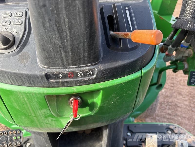 John Deere 4052M 4WD Utility Tractor Kleintraktoren
