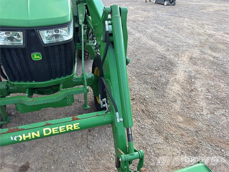 John Deere 4066R 4WD Utility Tractor Kompakttraktorer