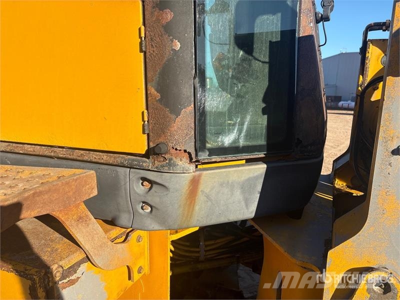John Deere 444J Фронтальные погрузчики