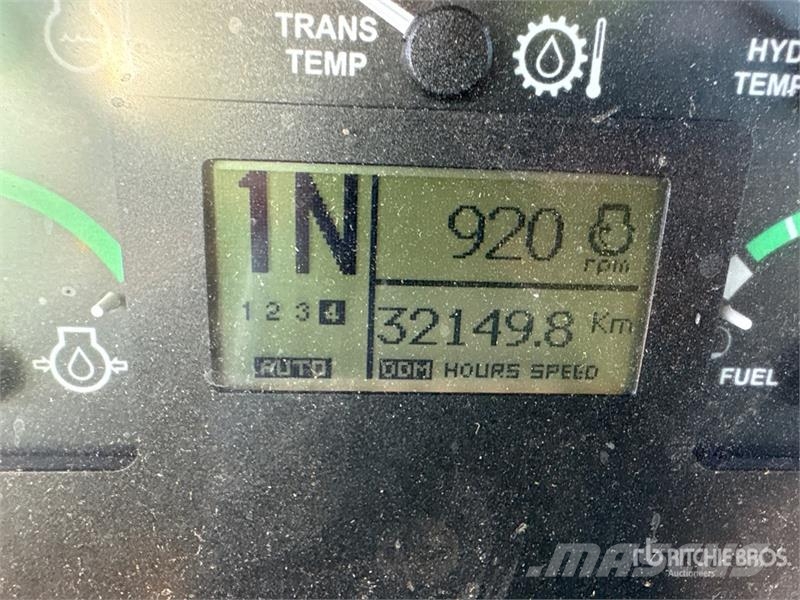 John Deere 444J Фронтальные погрузчики