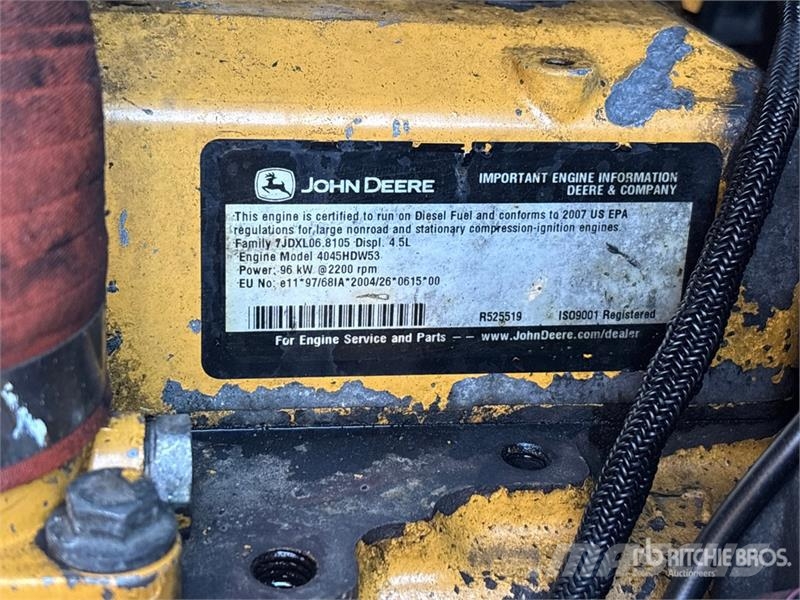 John Deere 444J Фронтальные погрузчики