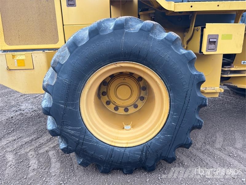 John Deere 444K Wheel Loader Kolesni nakladalci