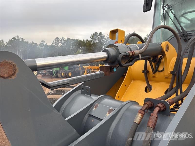 John Deere 444K Wheel Loader Kolesni nakladalci