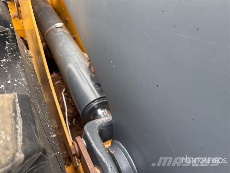 John Deere 444K Wheel Loader Kolesni nakladalci