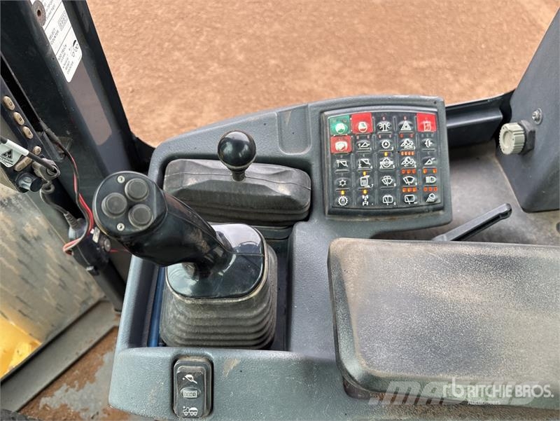 John Deere 444K Wheel Loader Kolesni nakladalci