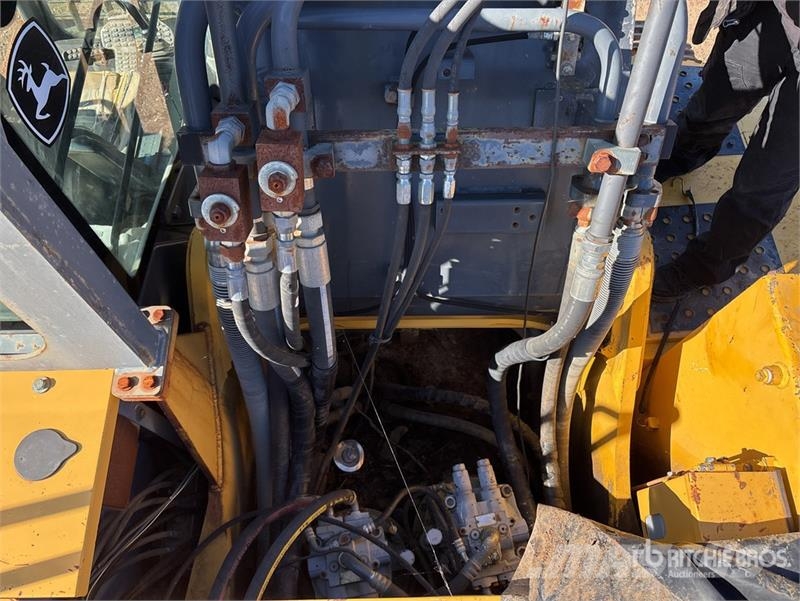 John Deere 450D LC Tracked Excavator Lánctalpas kotrók