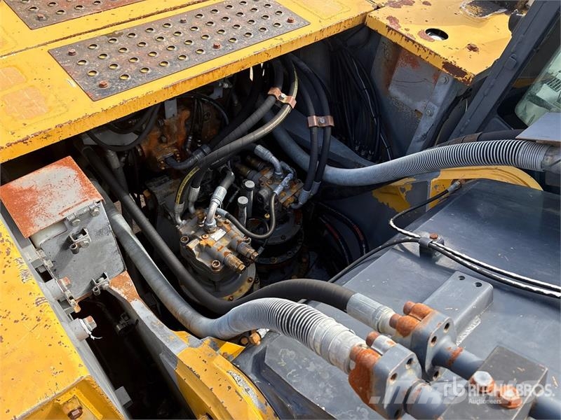 John Deere 450DLC Tracked Excavator Roomikekskavaatorid