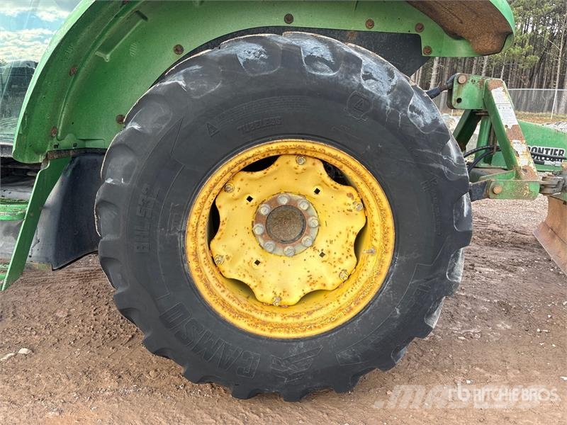 John Deere 5225 Внутрішні підмітальні машини