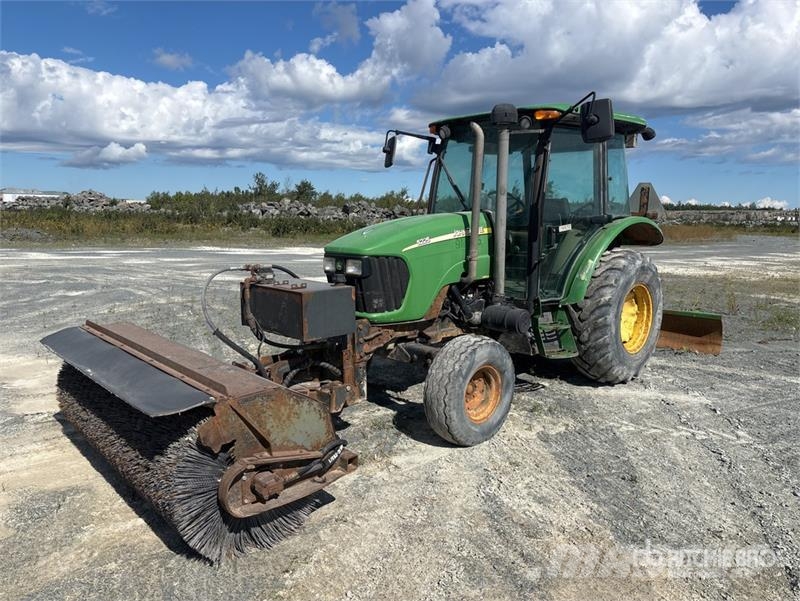 John Deere 5225 Lakaisukoneet sisäkäyttöön