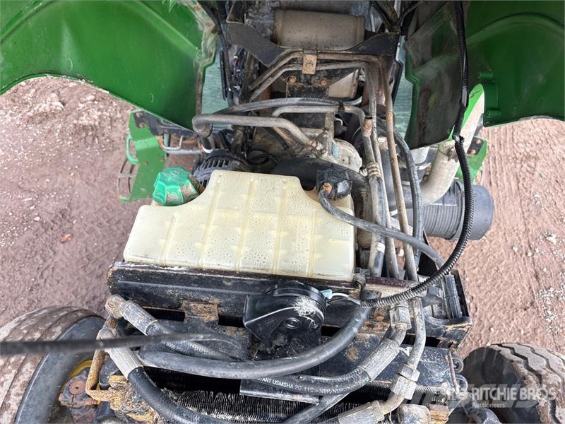 John Deere 5225 Внутрішні підмітальні машини
